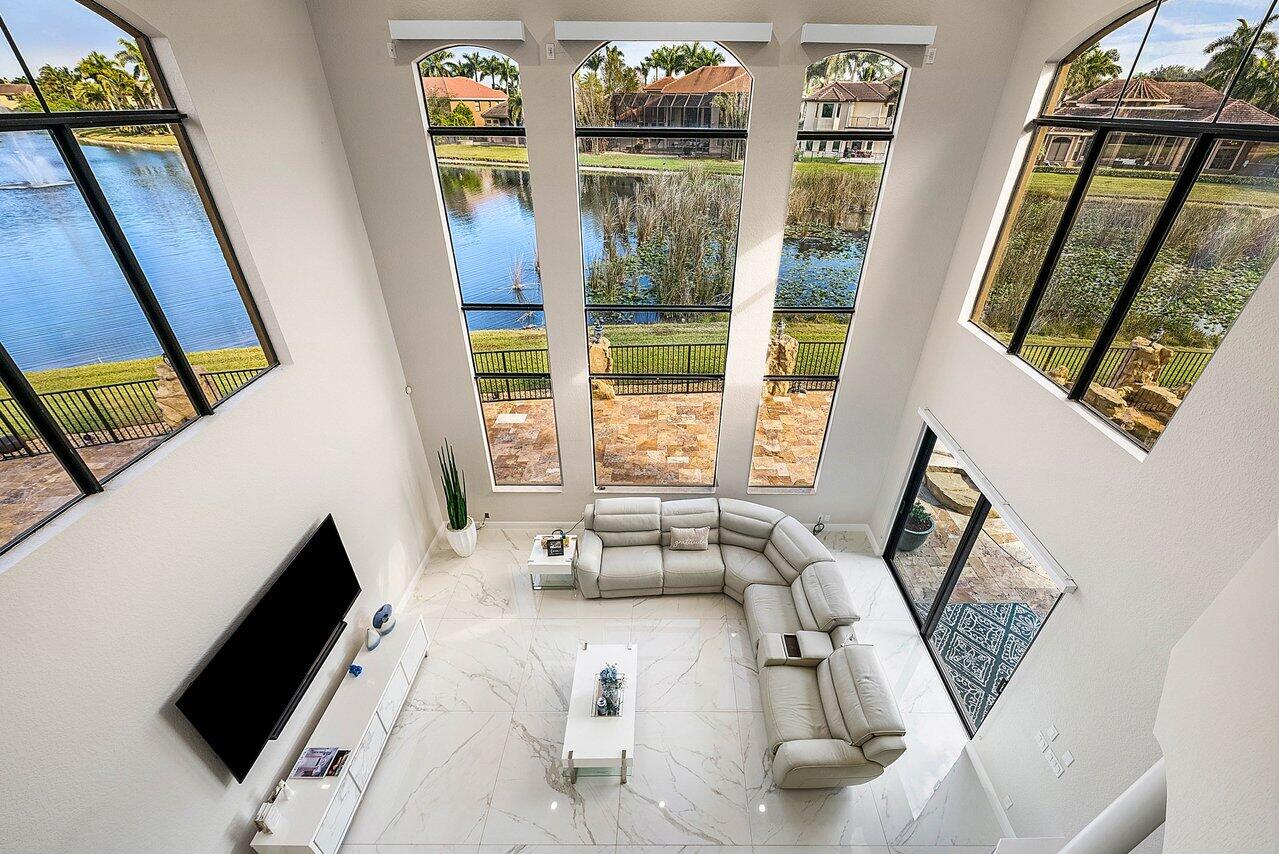 VERSAILLES - Residential