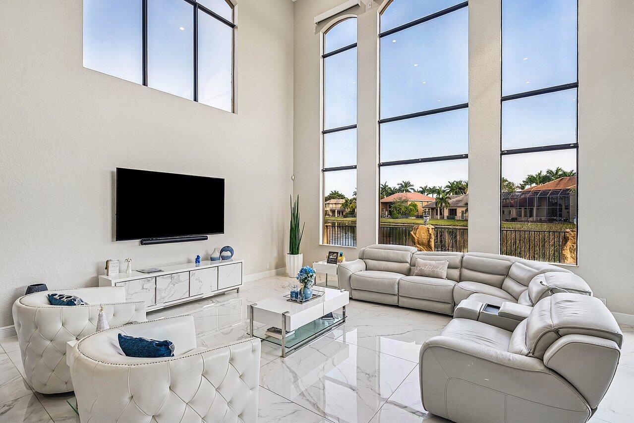 VERSAILLES - Residential