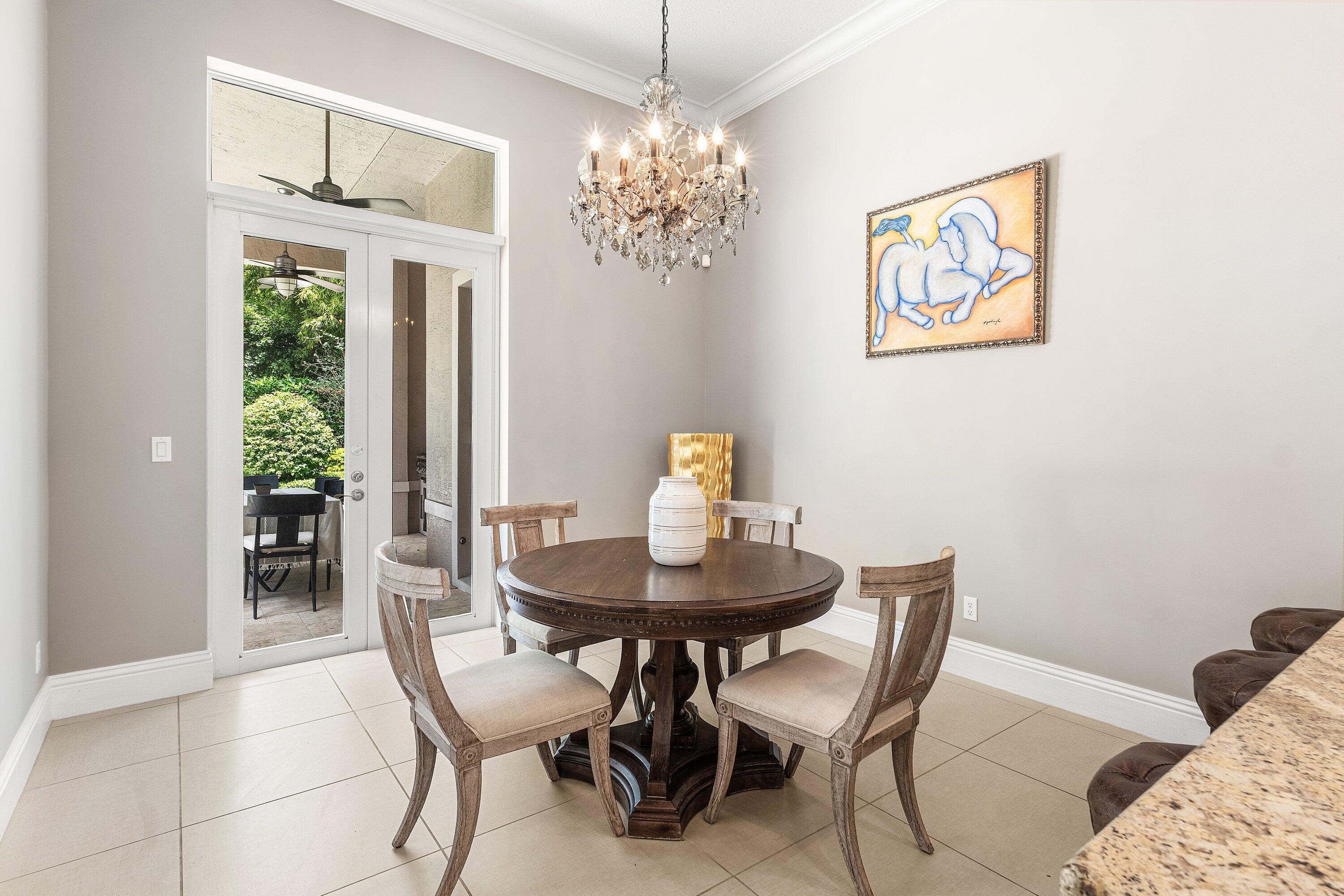 HUNTERS CHASE OF PALM BEACH POLO & COUNT - Residential