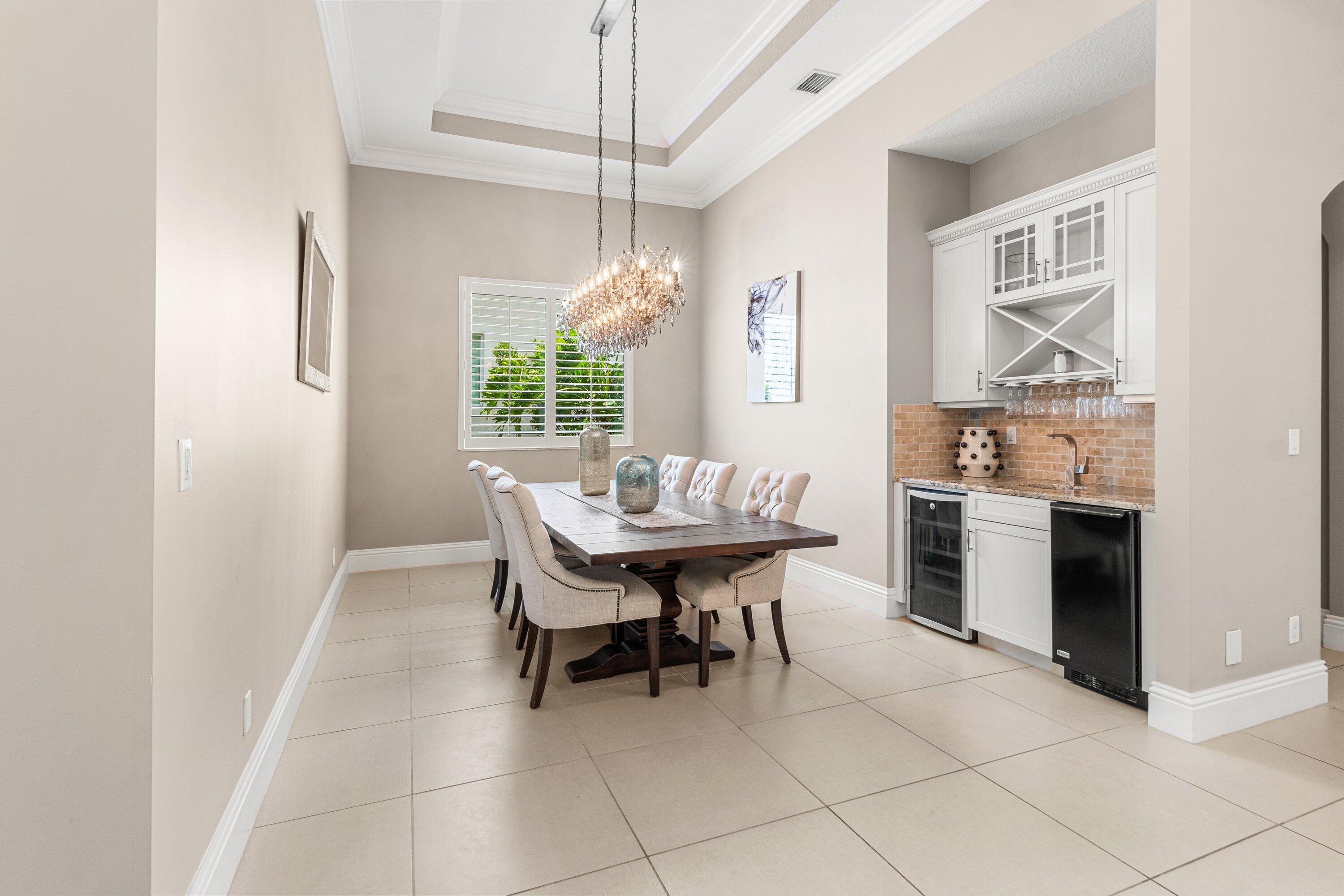 HUNTERS CHASE OF PALM BEACH POLO & COUNT - Residential