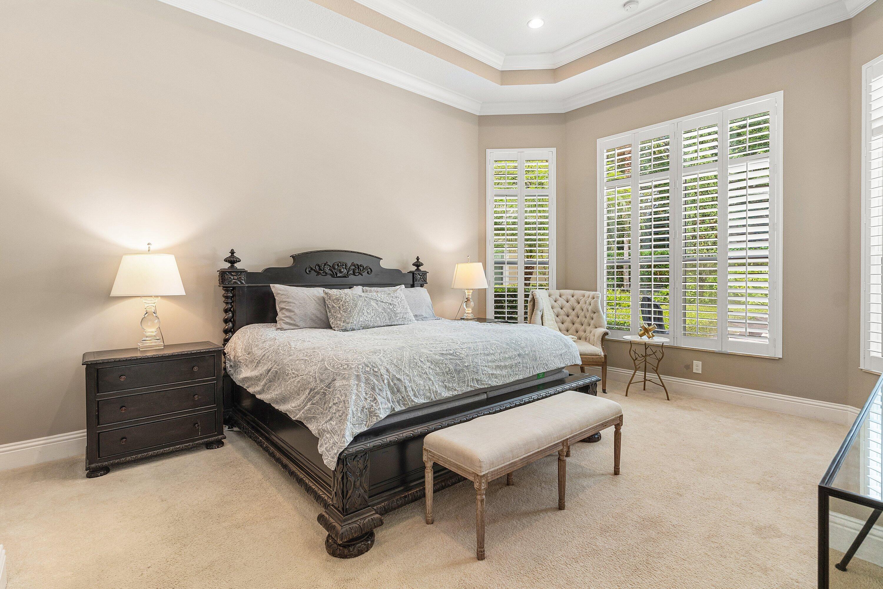 HUNTERS CHASE OF PALM BEACH POLO & COUNT - Residential