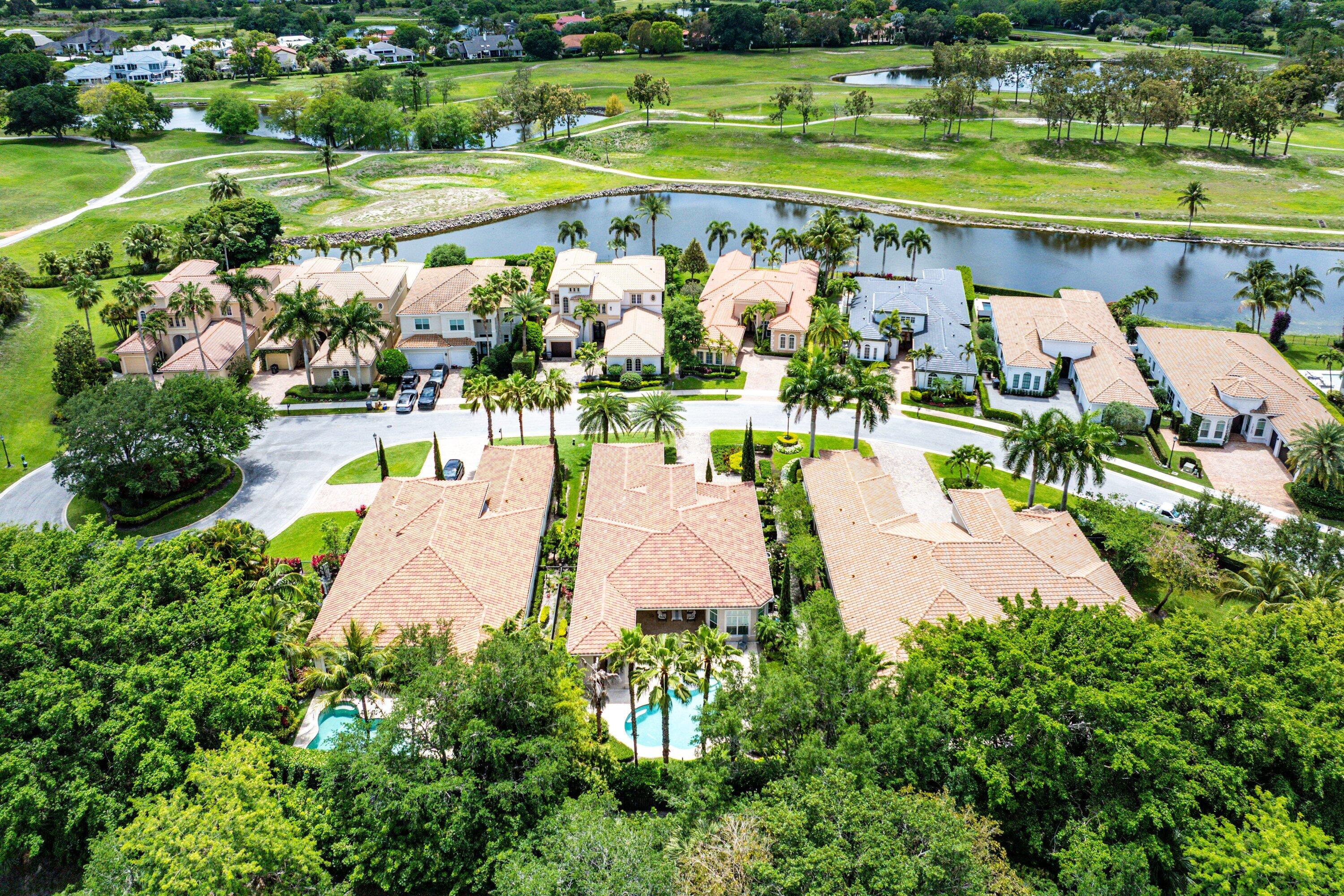 HUNTERS CHASE OF PALM BEACH POLO & COUNT - Residential