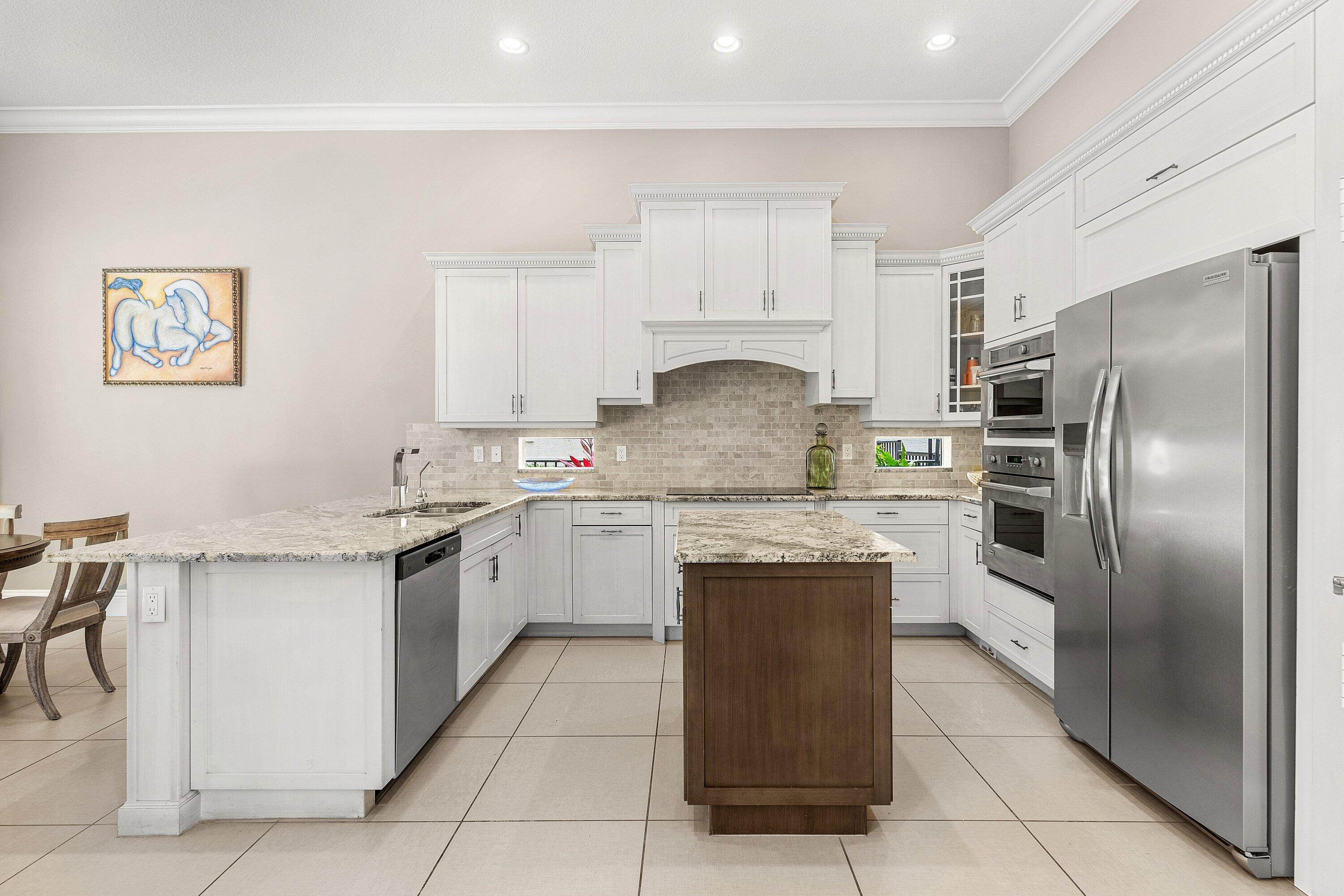 HUNTERS CHASE OF PALM BEACH POLO & COUNT - Residential