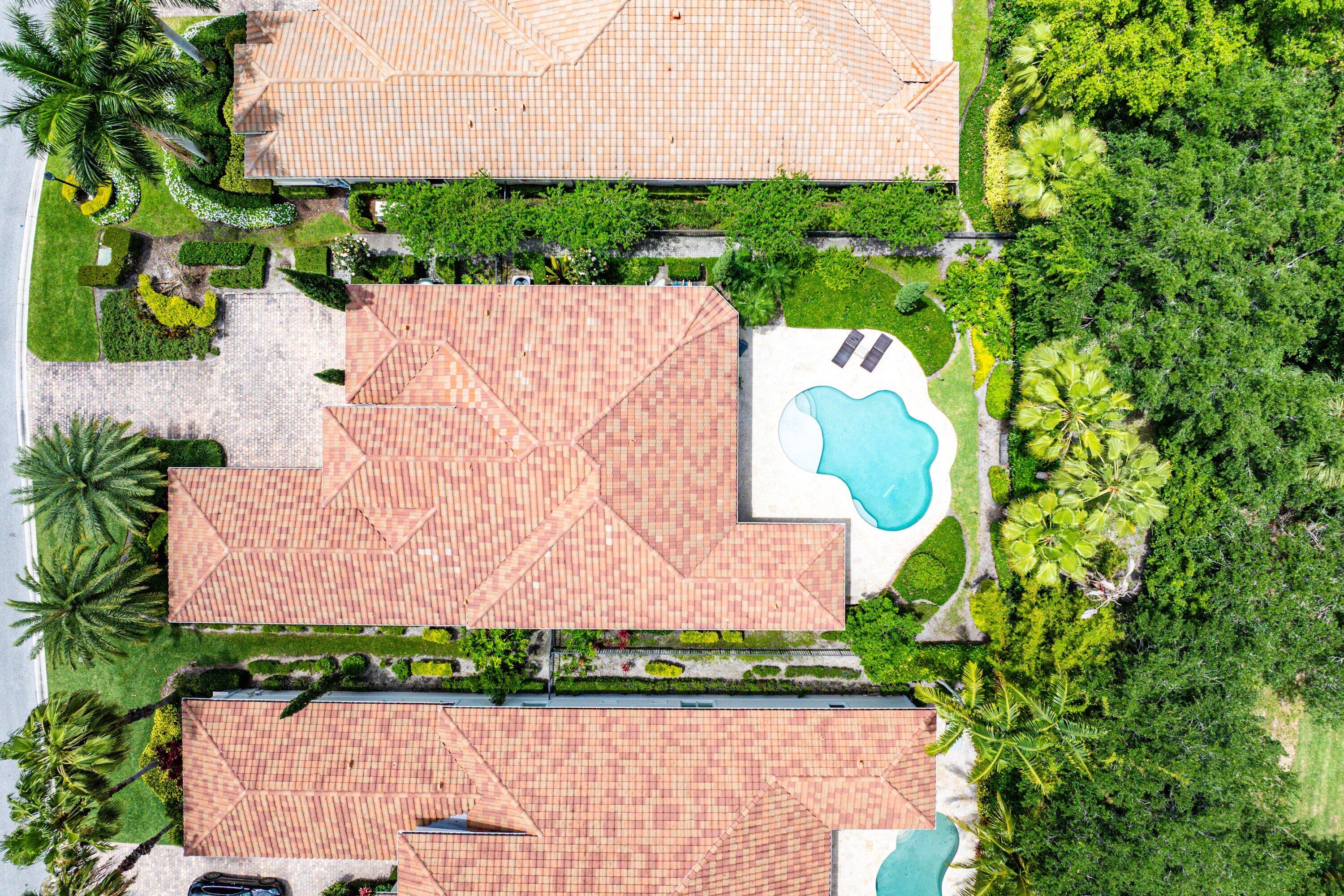 HUNTERS CHASE OF PALM BEACH POLO & COUNT - Residential