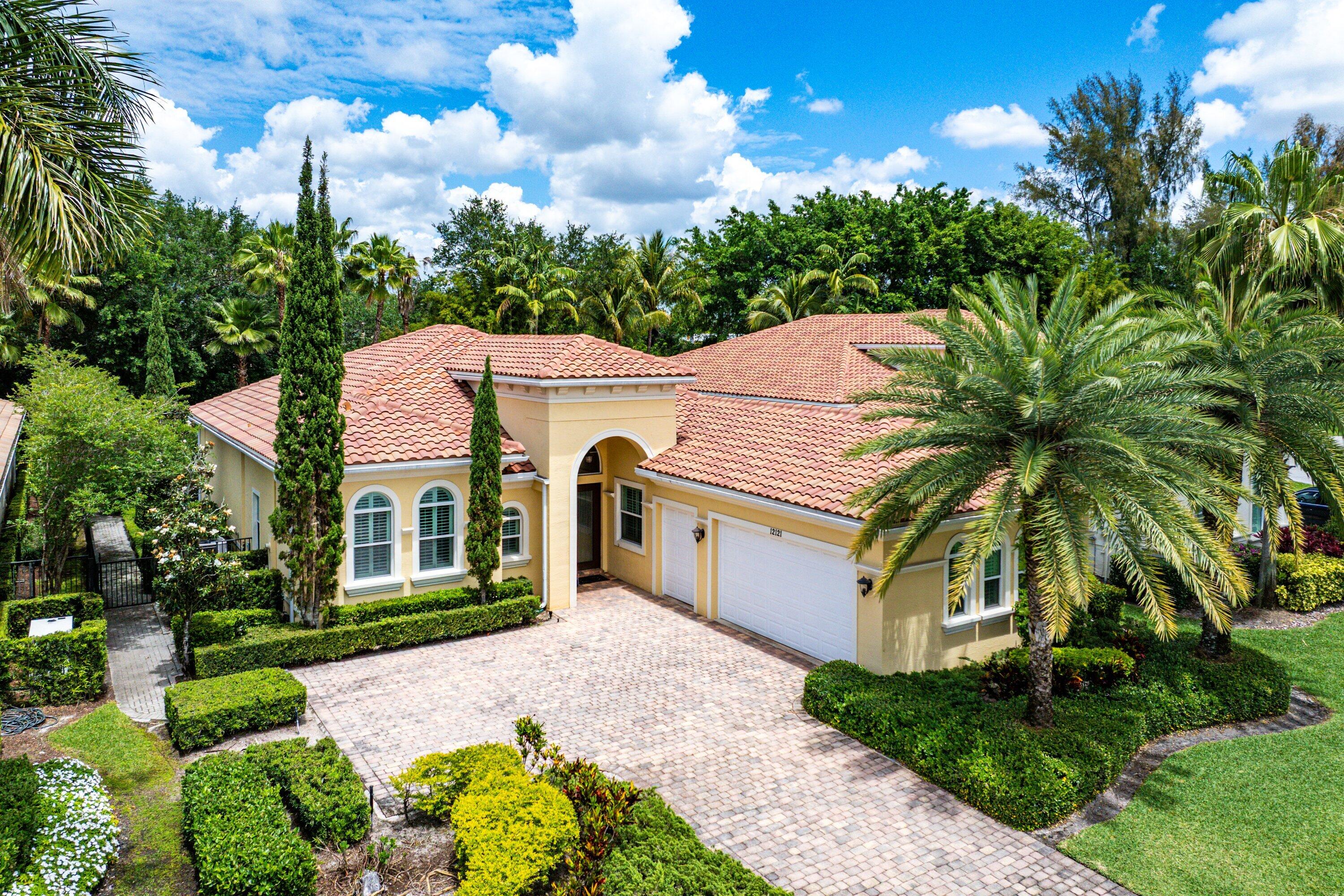 HUNTERS CHASE OF PALM BEACH POLO & COUNT - Residential