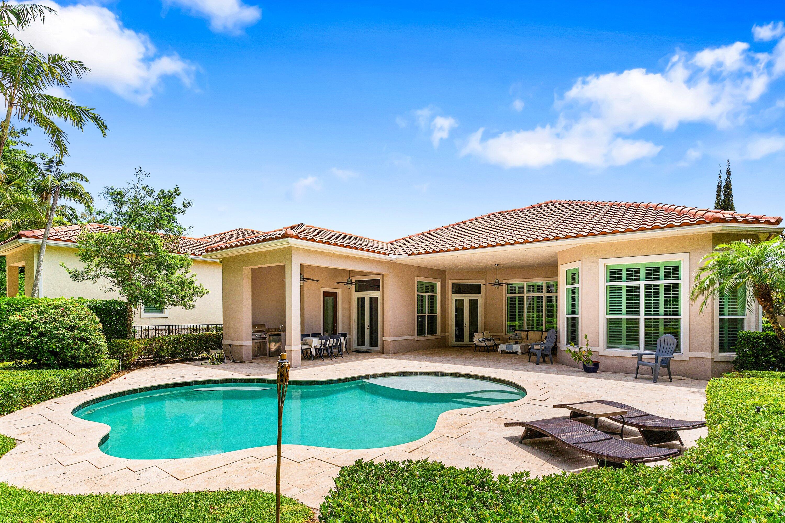 HUNTERS CHASE OF PALM BEACH POLO & COUNT - Residential