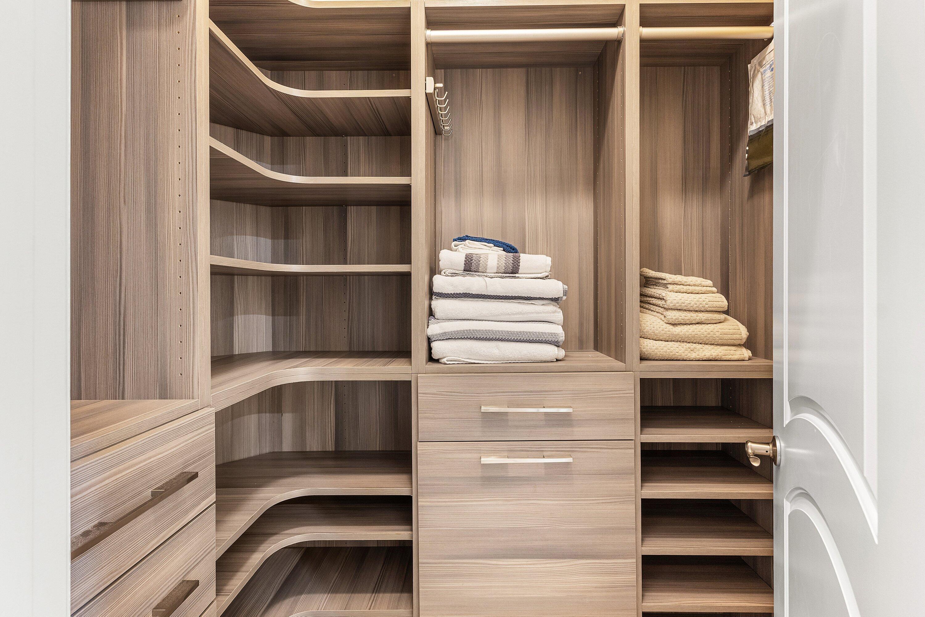 HUNTERS CHASE OF PALM BEACH POLO & COUNT - Residential