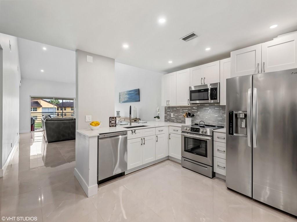 HOLLY COURT - Residential