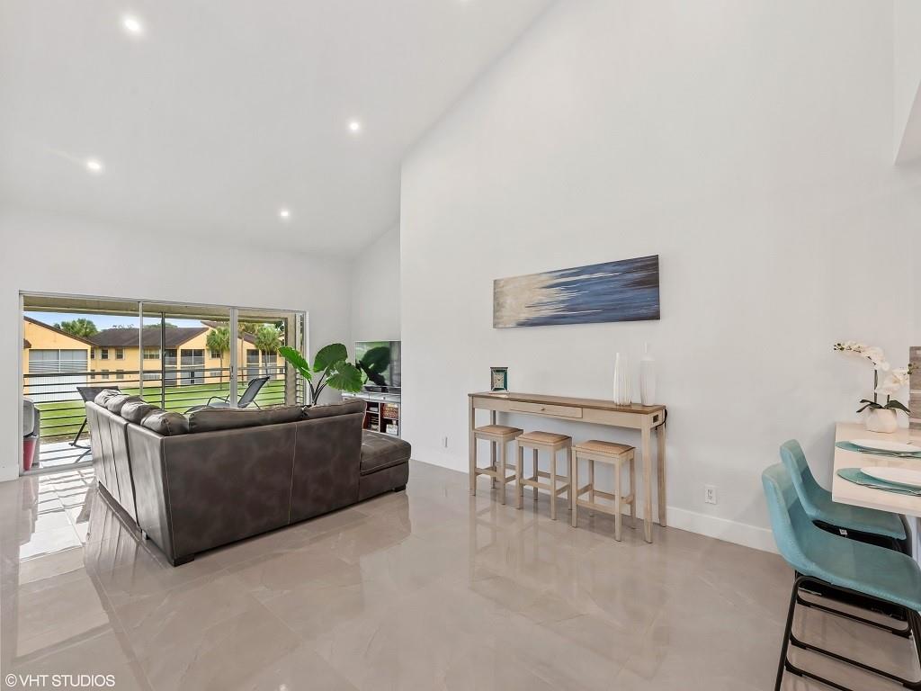 HOLLY COURT - Residential
