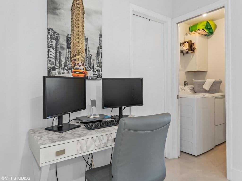 HOLLY COURT - Residential