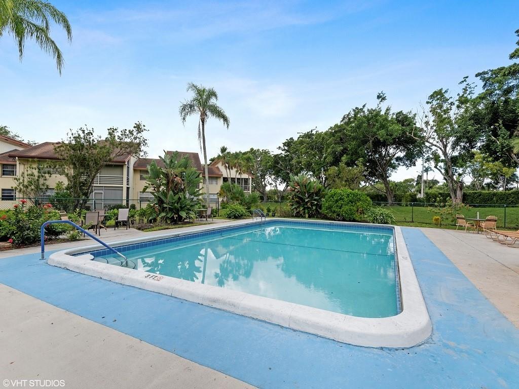 HOLLY COURT - Residential