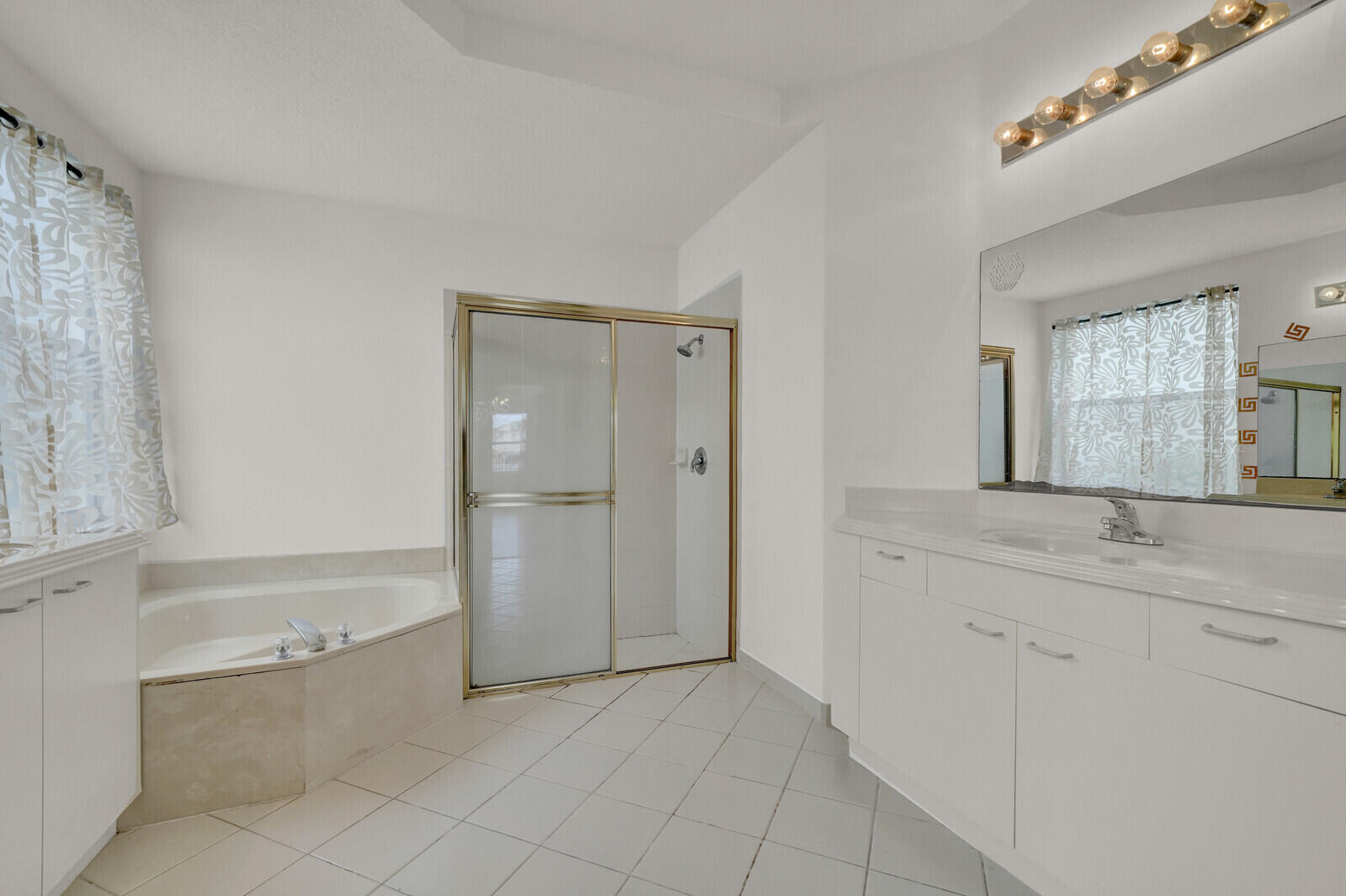 OLYMPIA 1 - Residential