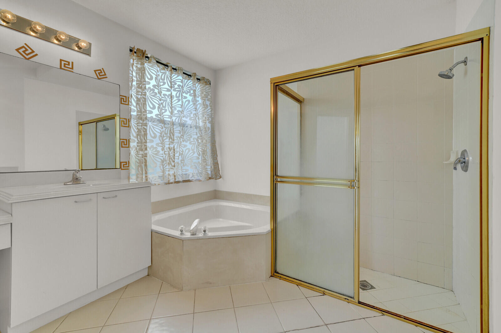 OLYMPIA 1 - Residential