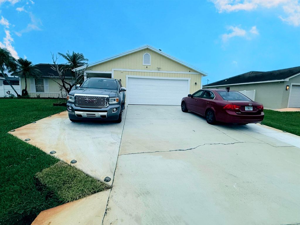 Photo of 262 SW Parish Terrace, Port Saint Lucie, FL 34984 (MLS # B26024243)