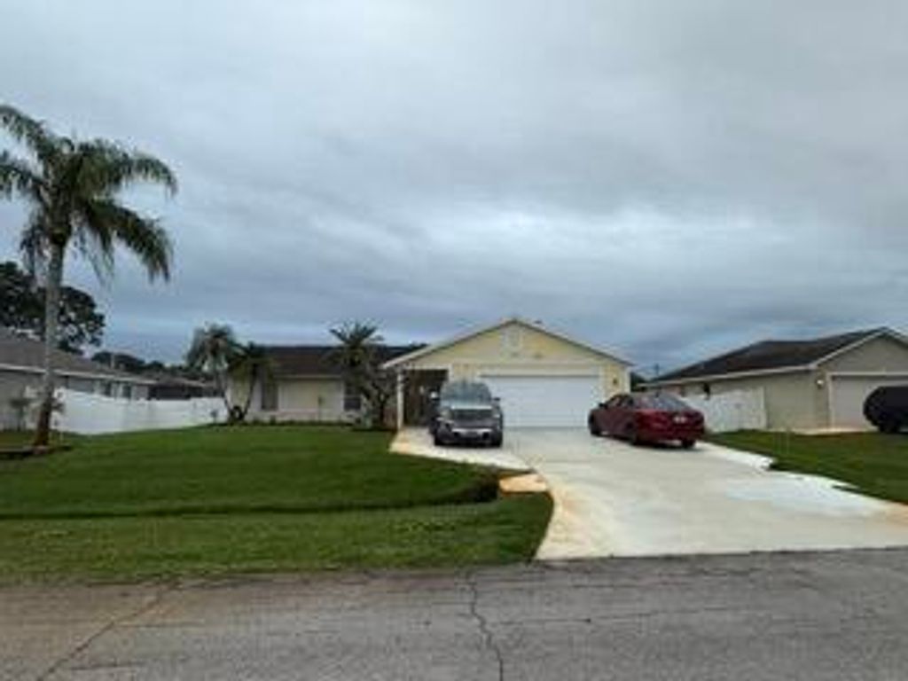 Photo of 262 SW Parish Terrace, Port Saint Lucie, FL 34984 (MLS # B26024243)