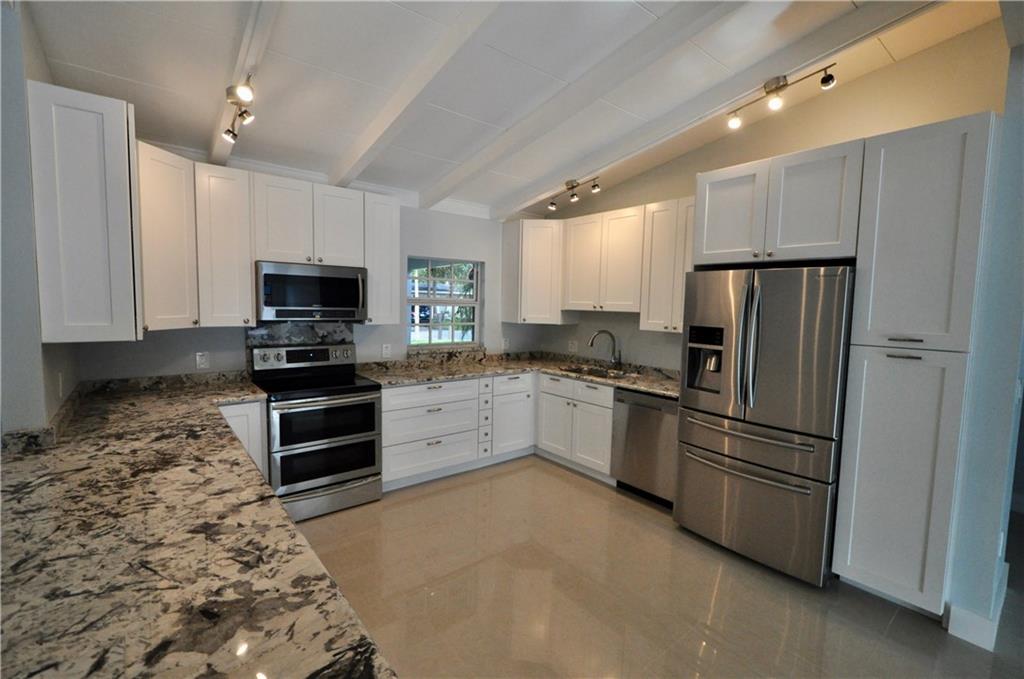 Lauderdale Isles 1 31-23 - Residential