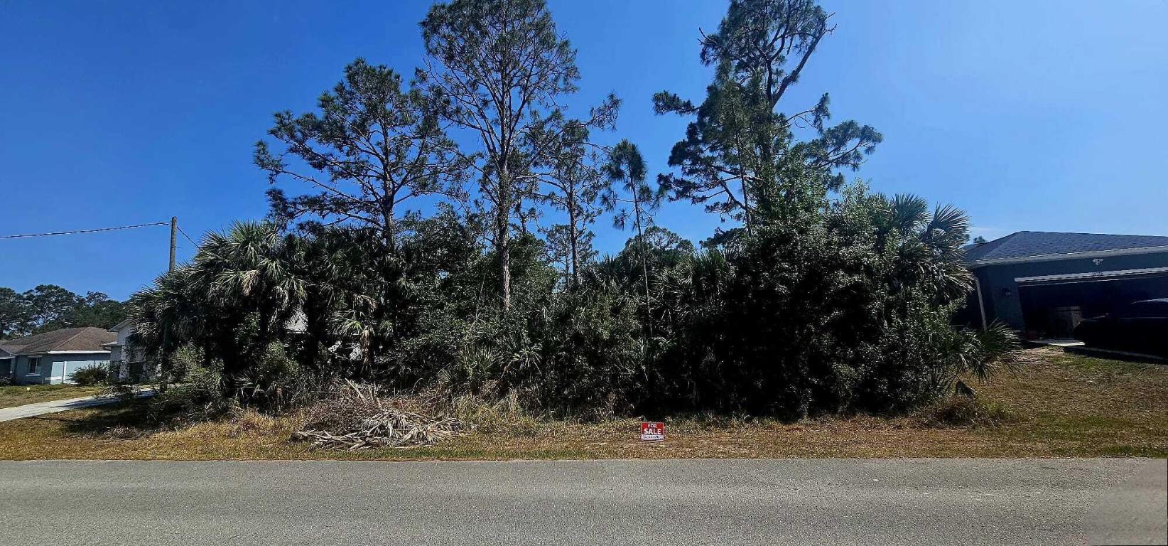 Port Charlotte - Land