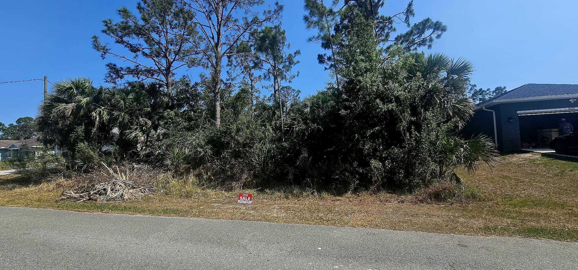 Port Charlotte - Land