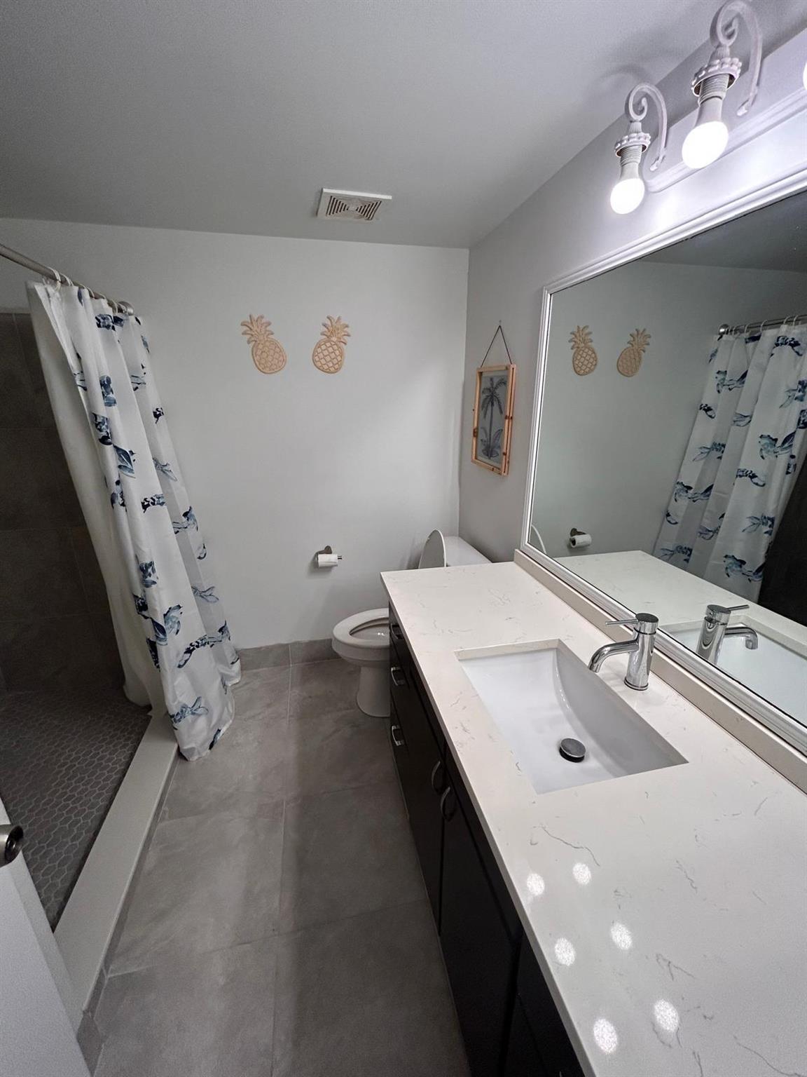 LAKES OF OAKLAND FOREST C - Residential Lease