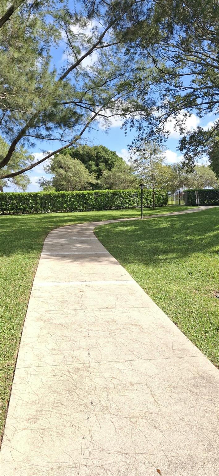 LAKES OF OAKLAND FOREST C - Residential Lease