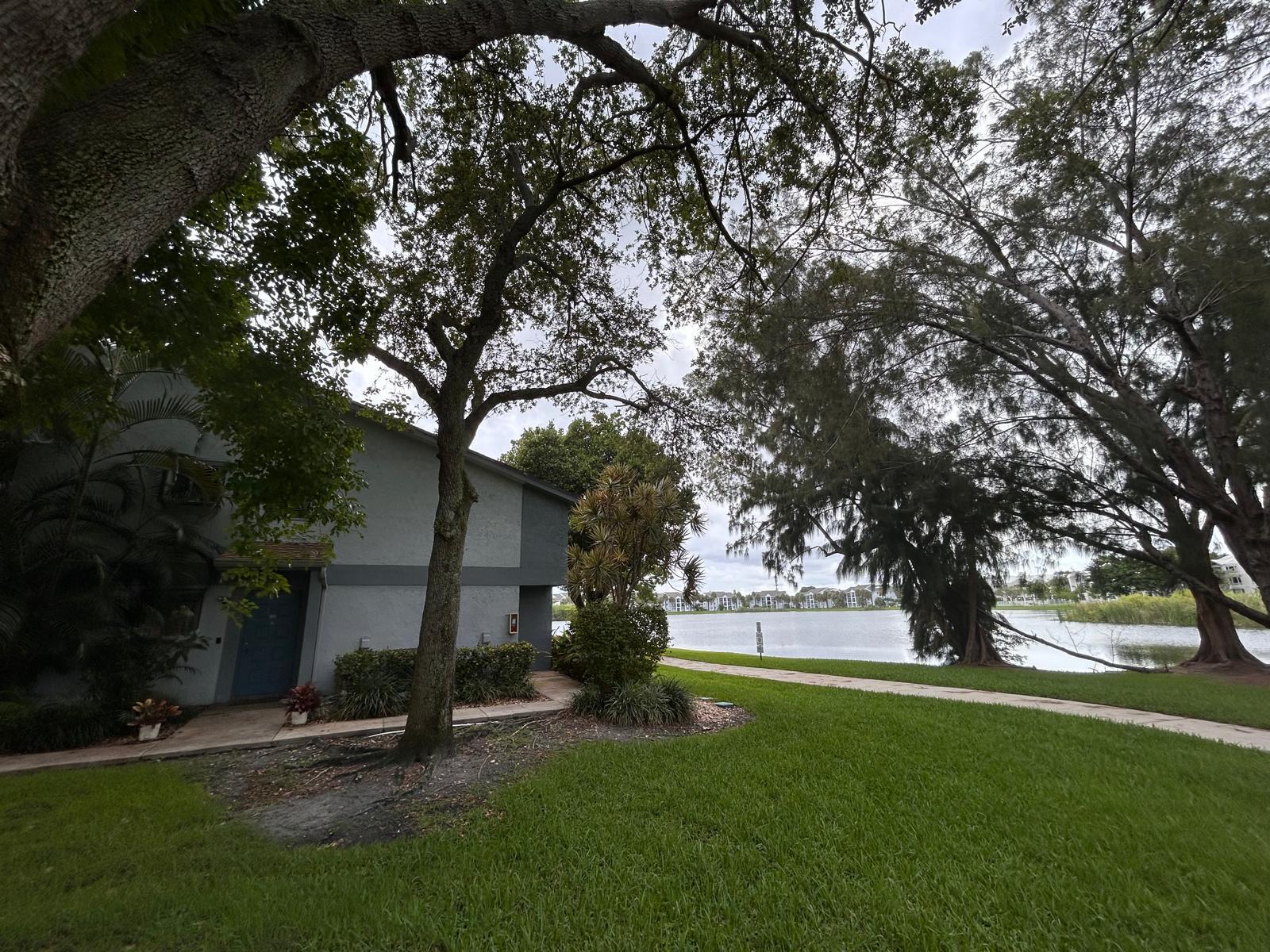 LAKES OF OAKLAND FOREST C - Residential Lease