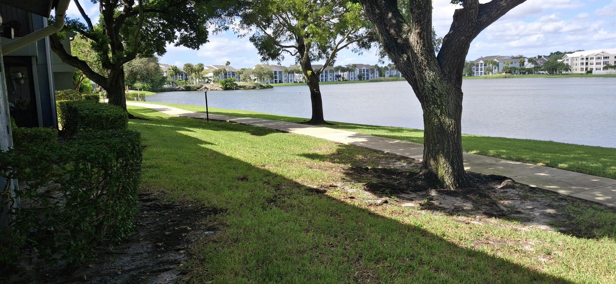 LAKES OF OAKLAND FOREST C - Residential Lease