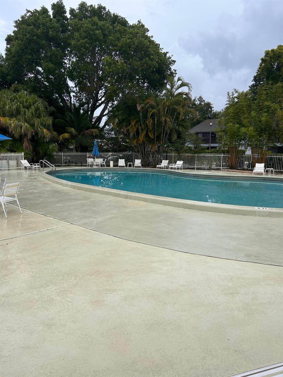 LAKES OF OAKLAND FOREST C - Residential Lease