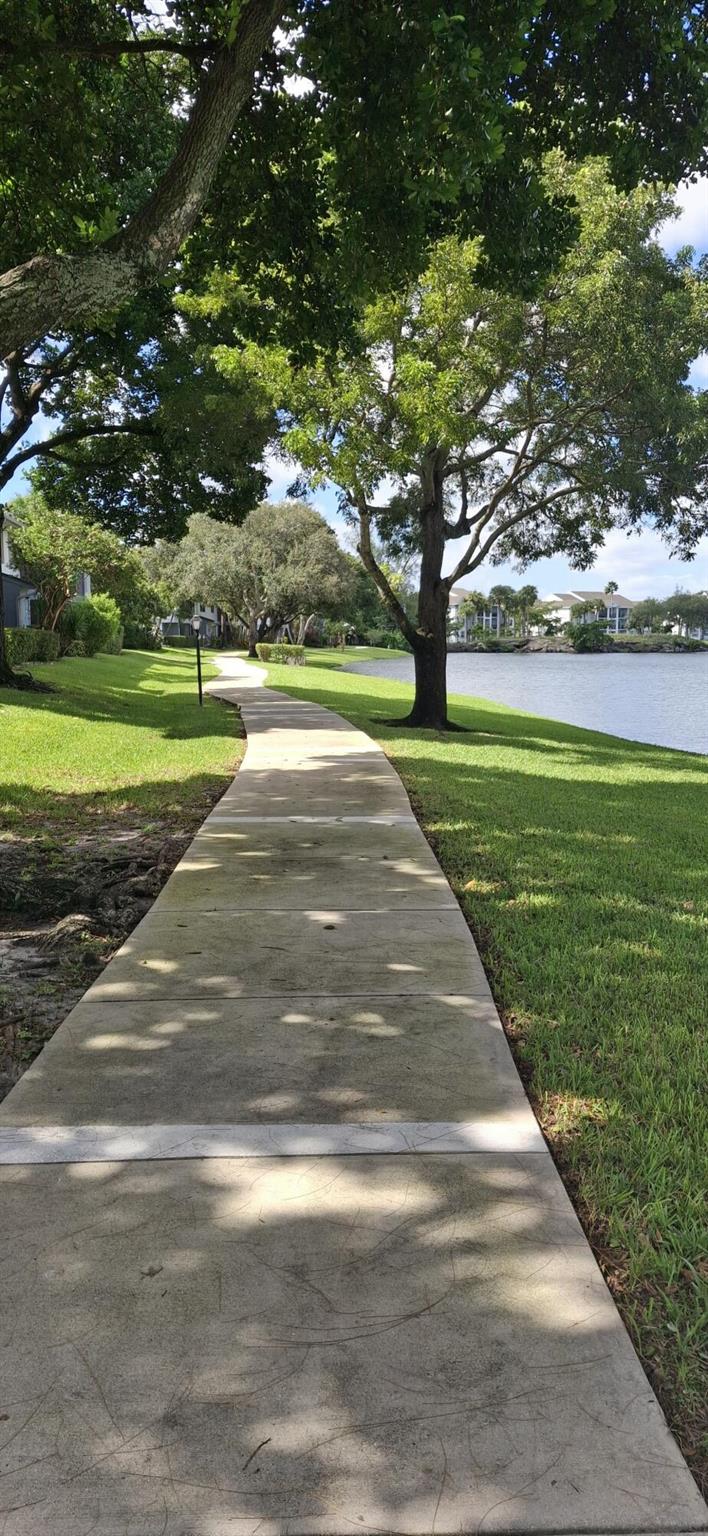 LAKES OF OAKLAND FOREST C - Residential Lease