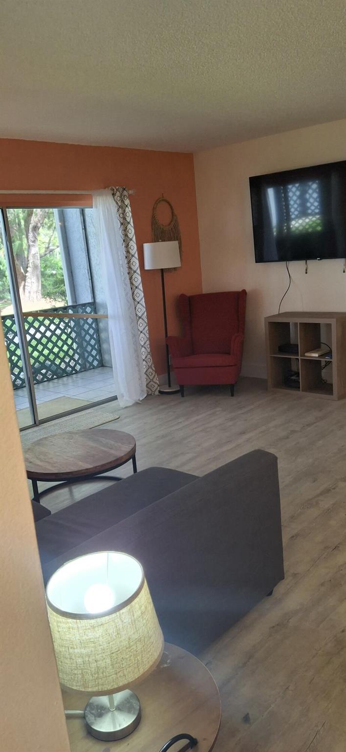 LAKES OF OAKLAND FOREST C - Residential Lease