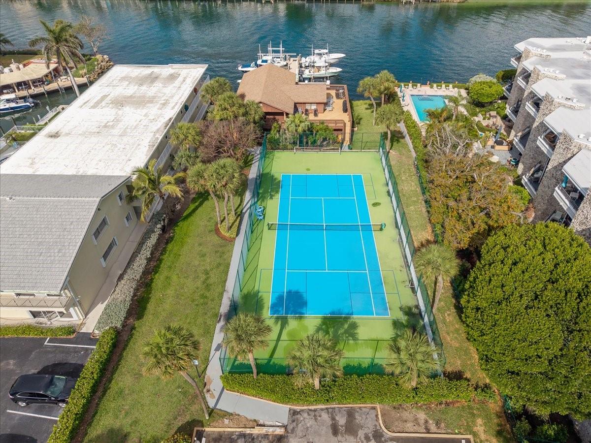 OVERLOOK CONDO - Residential