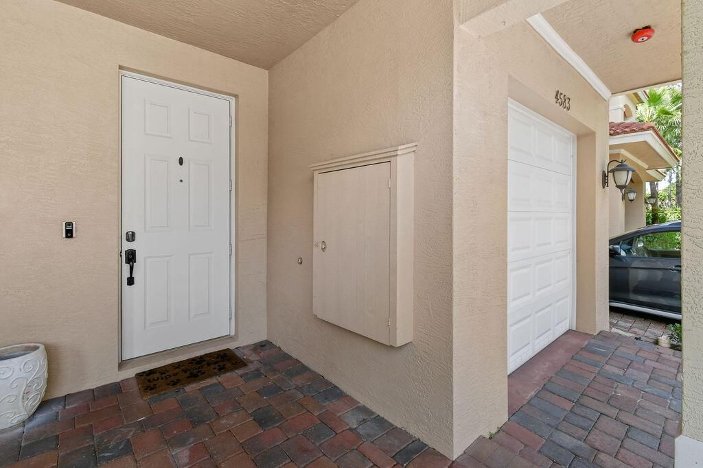 Photo of 4583 Artesa Way S, Palm Beach Gardens, FL 33418 (MLS # R10911609)