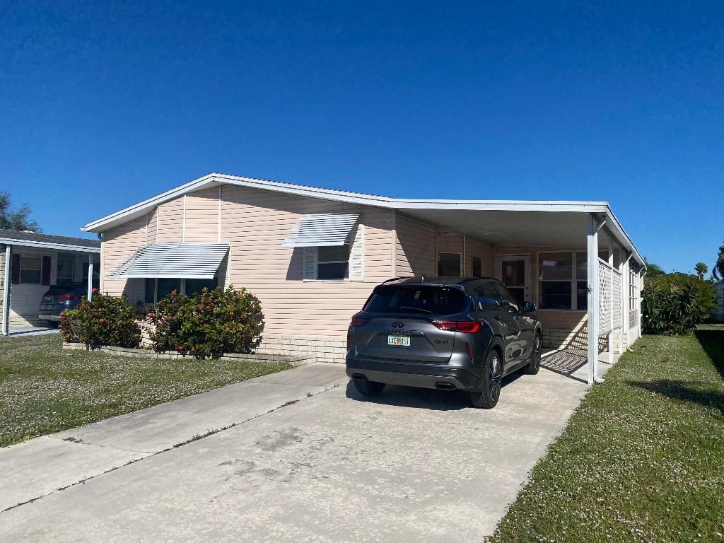 Photo of 6732 Yedra Avenue, Fort Pierce, FL 34951 (MLS # R10944549)