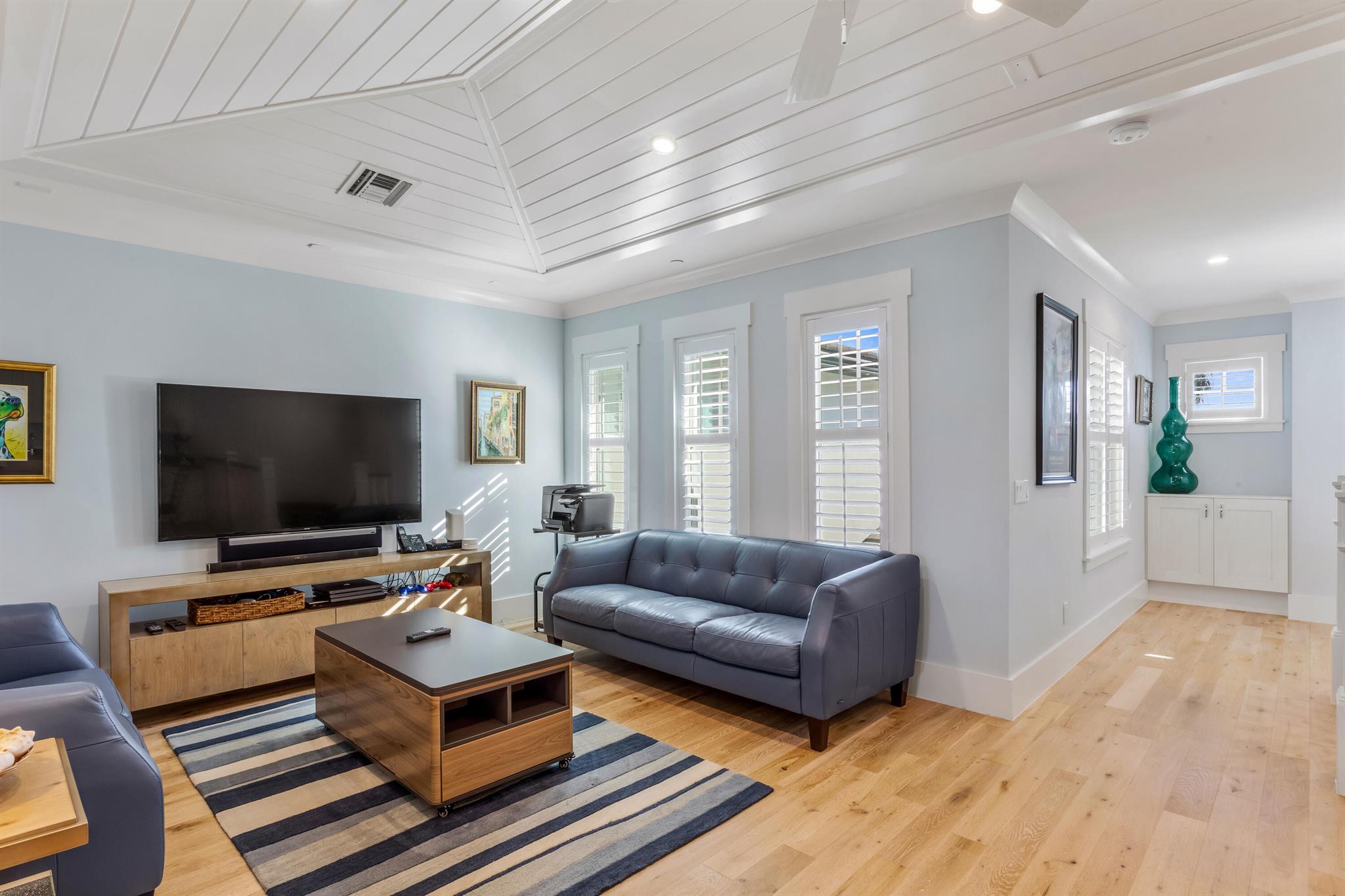 EAST INDIES - Residential