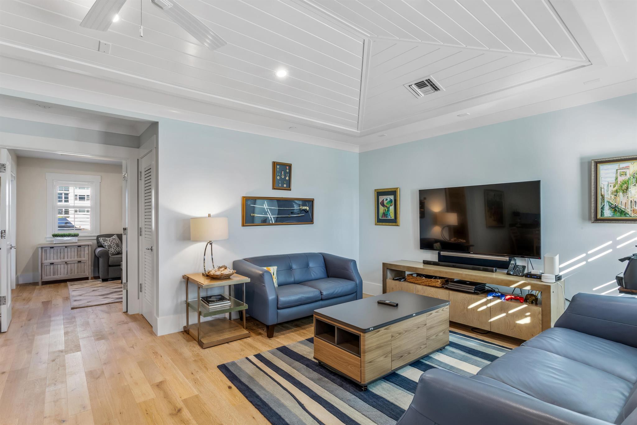 EAST INDIES - Residential