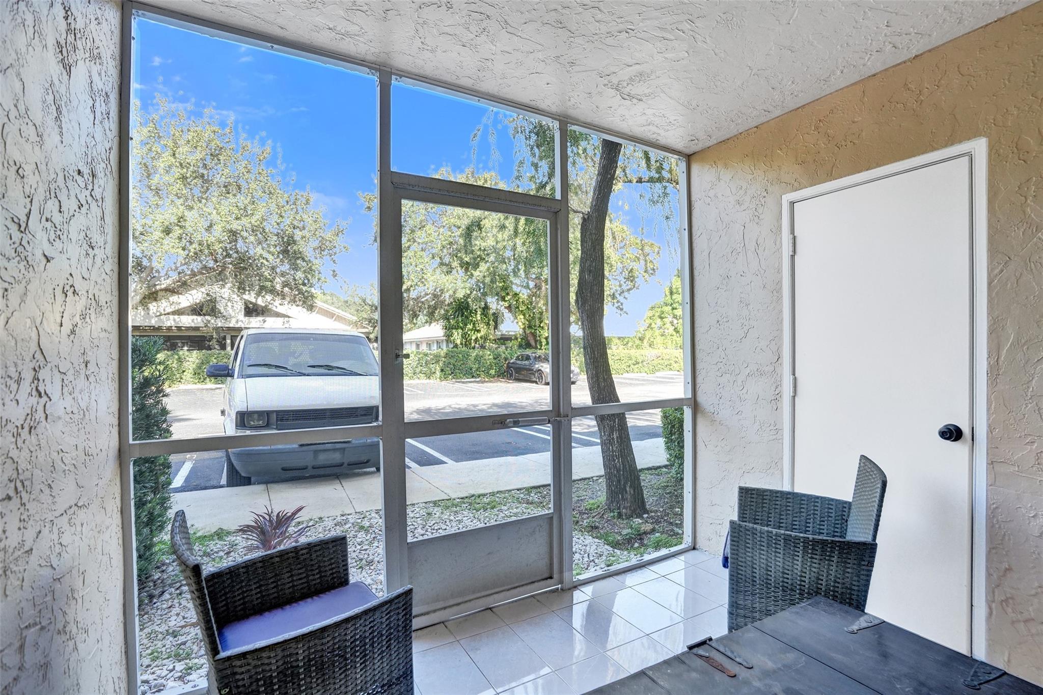 Royal Gardens - Residential