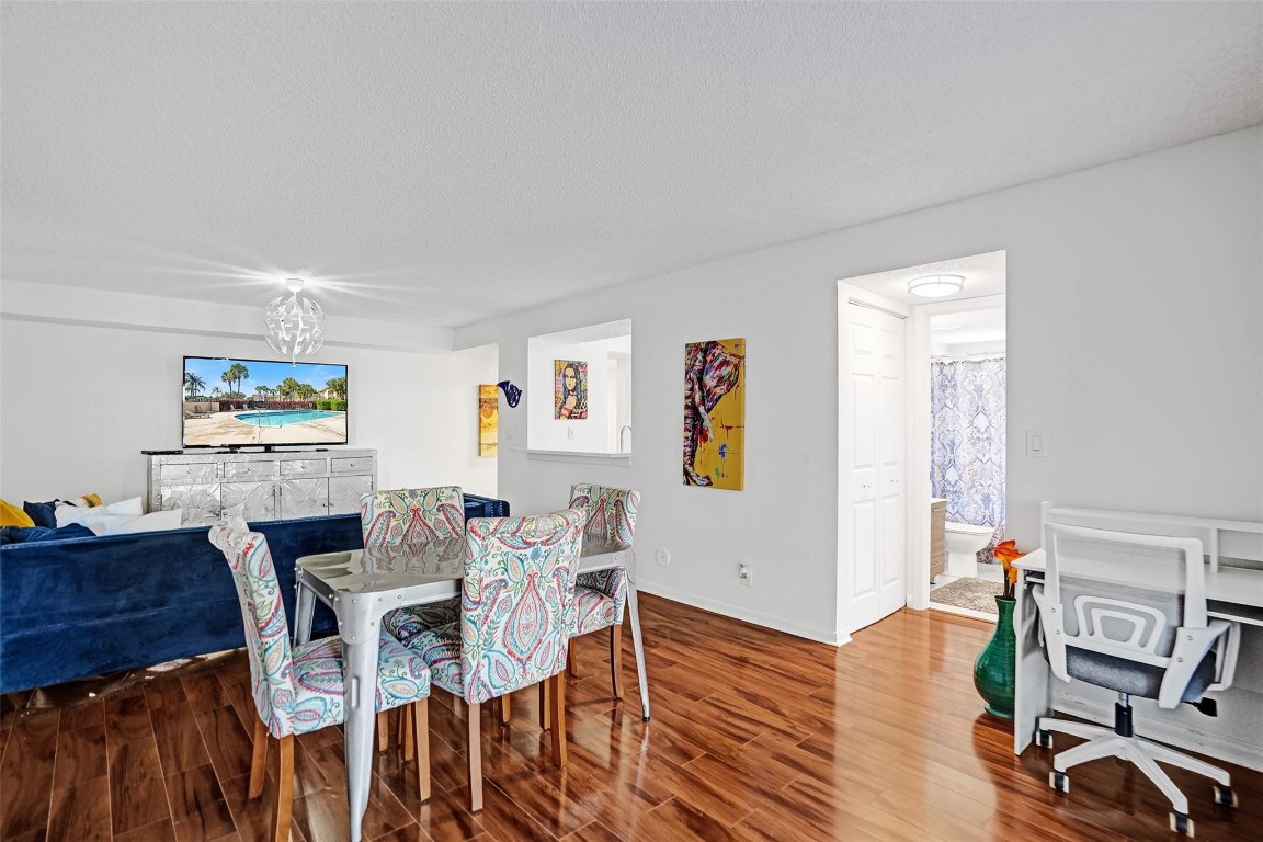 Royal Gardens - Residential