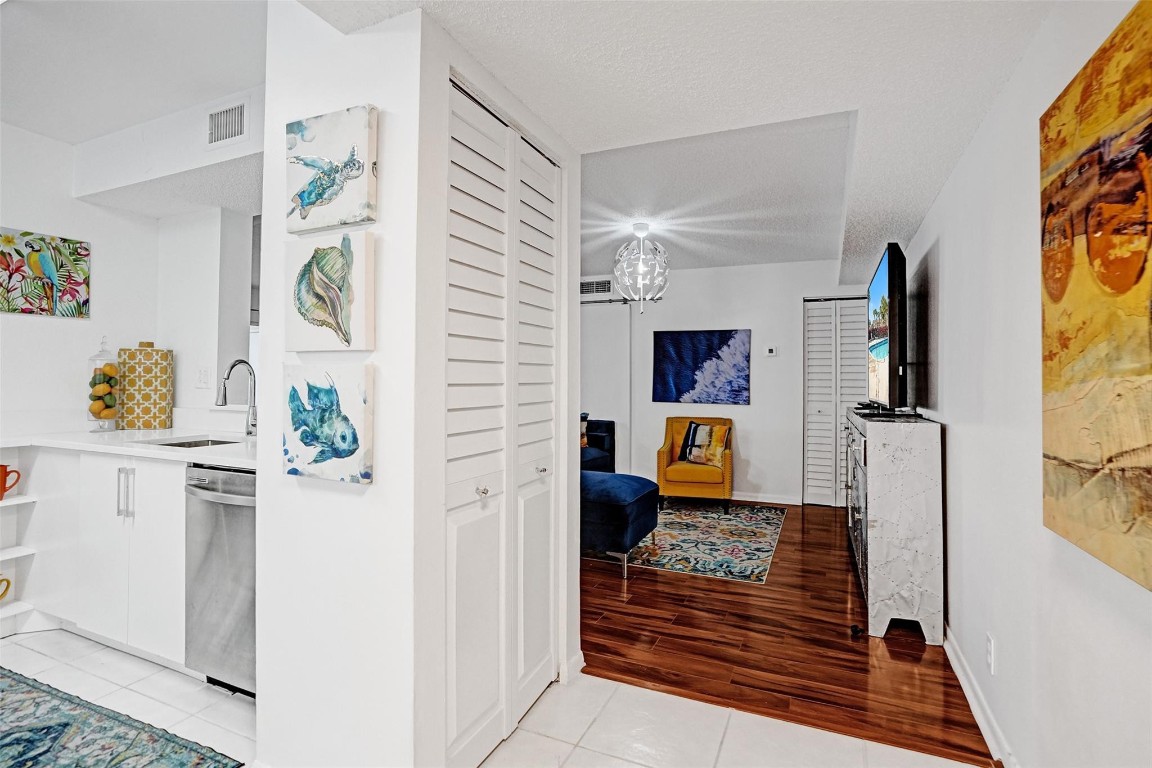 Royal Gardens - Residential