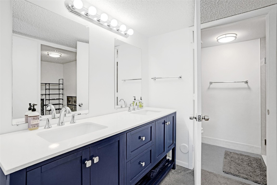 Royal Gardens - Residential