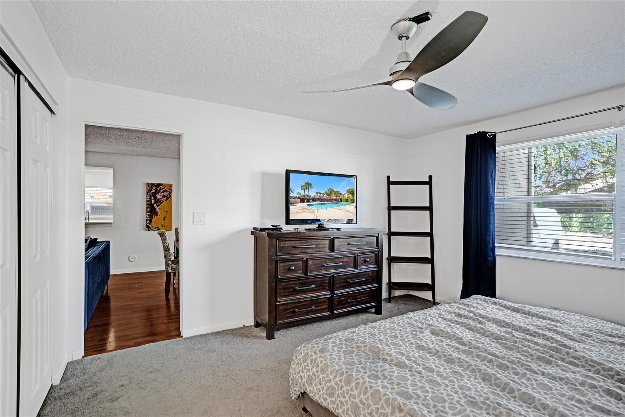 Royal Gardens - Residential