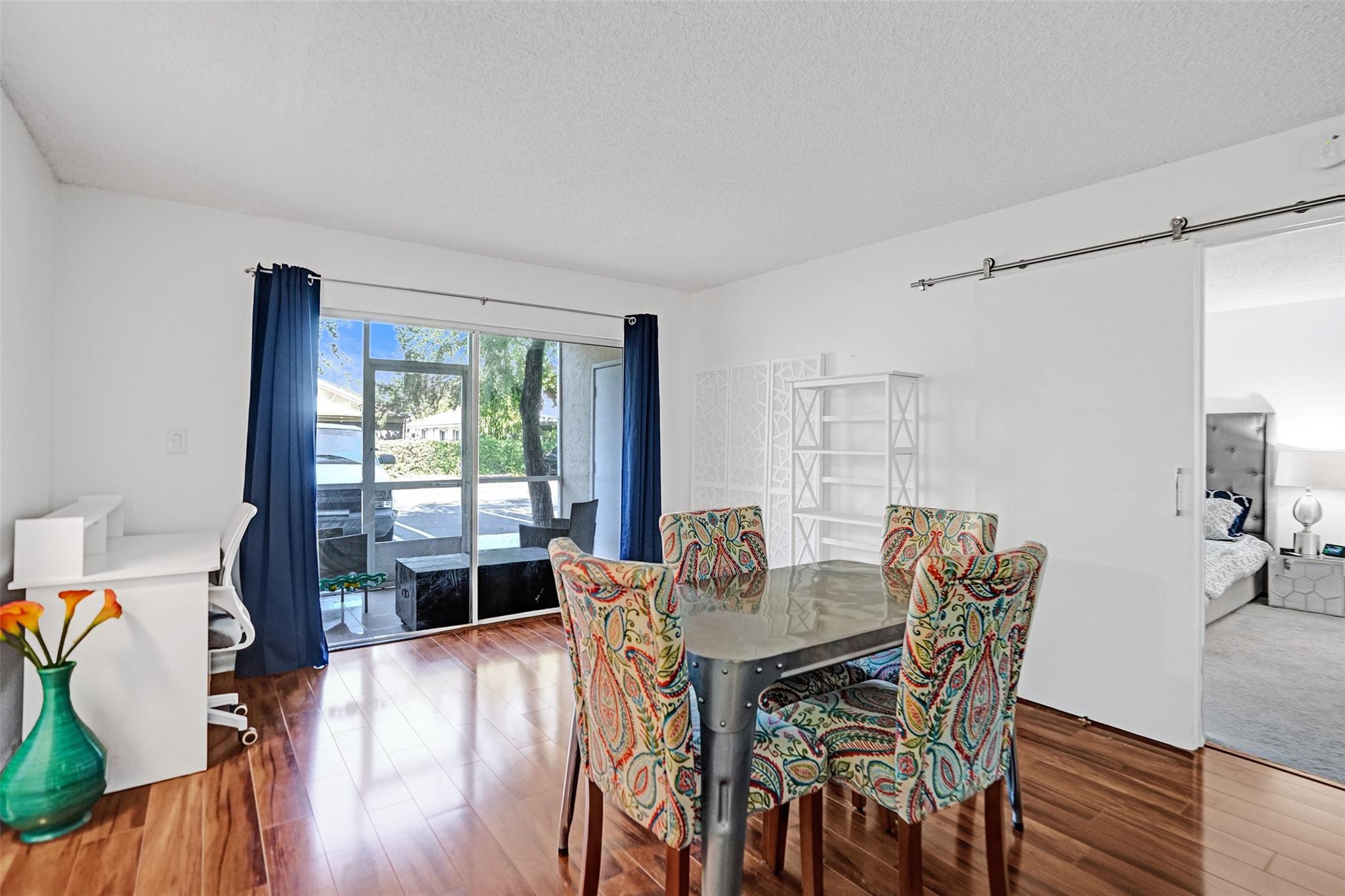 Royal Gardens - Residential