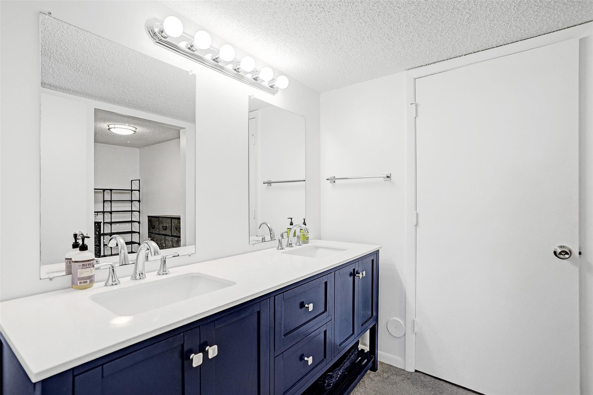 Royal Gardens - Residential