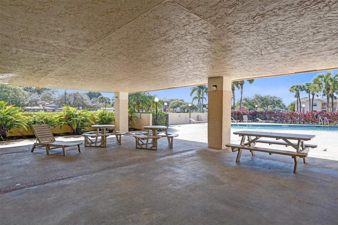 Royal Gardens - Residential