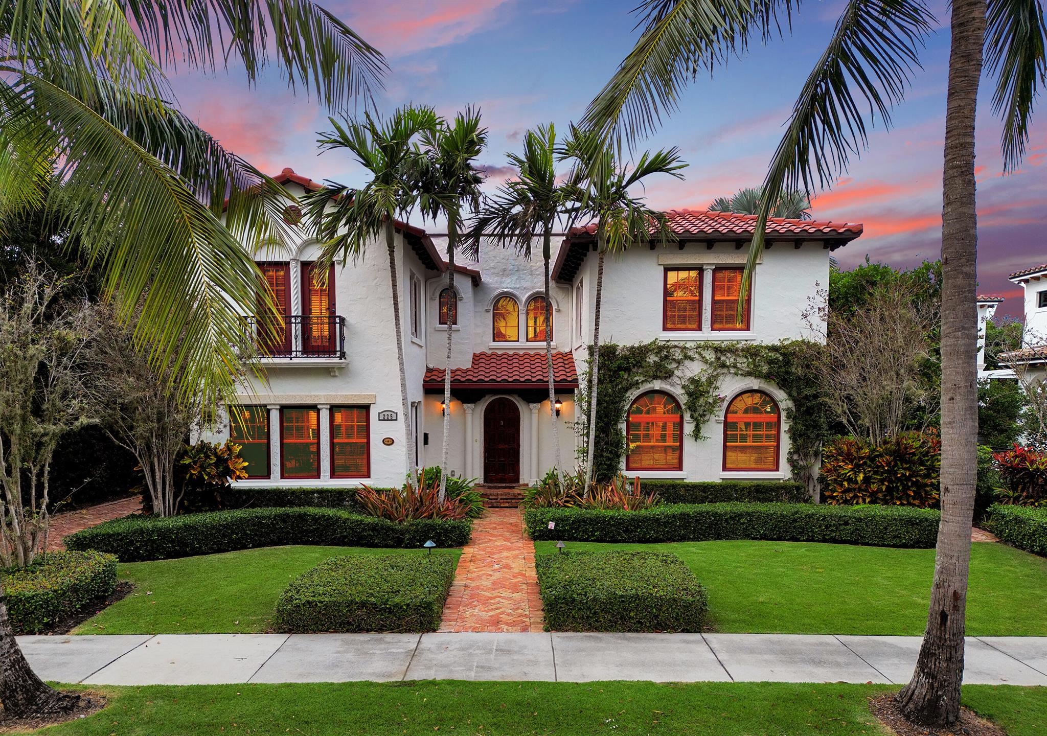 225 Pershing Way