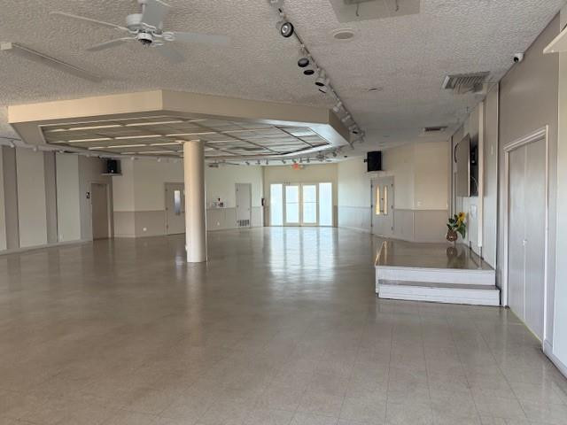 DOVER HALL - Residential