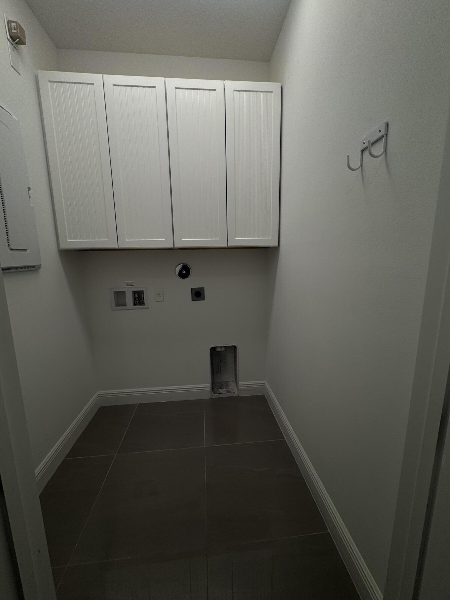 CASA DEL MAR - Residential Lease