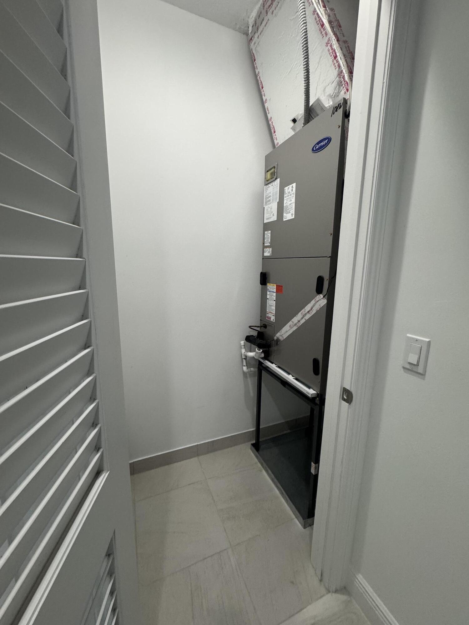 CASA DEL MAR - Residential Lease