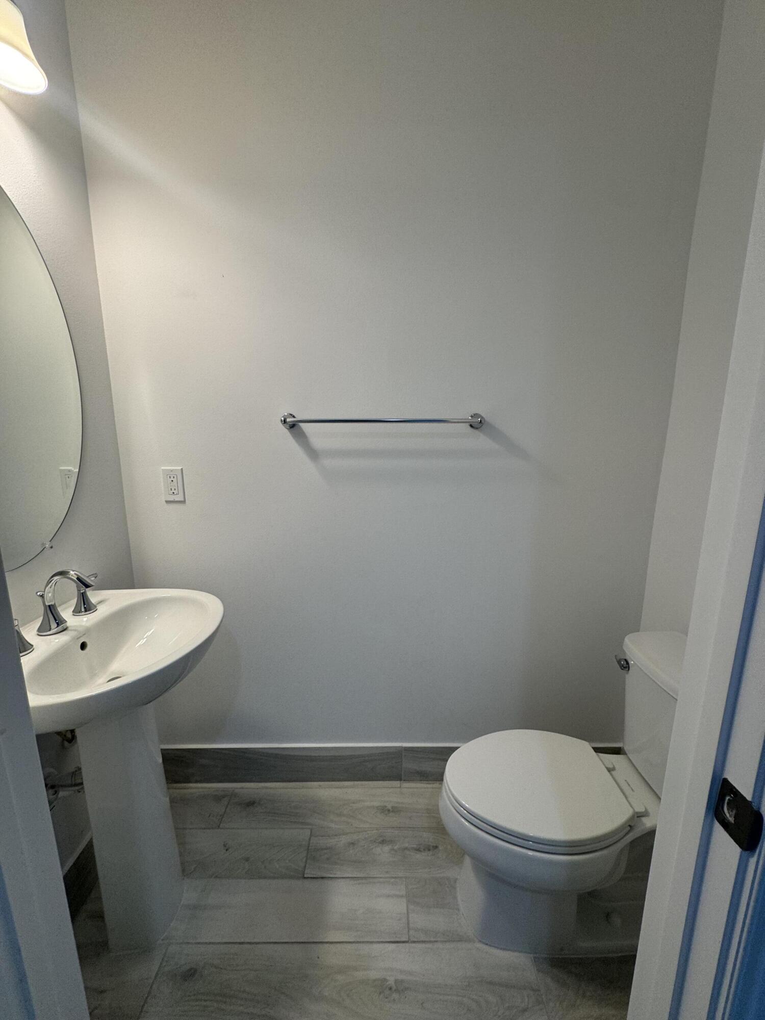 CASA DEL MAR - Residential Lease