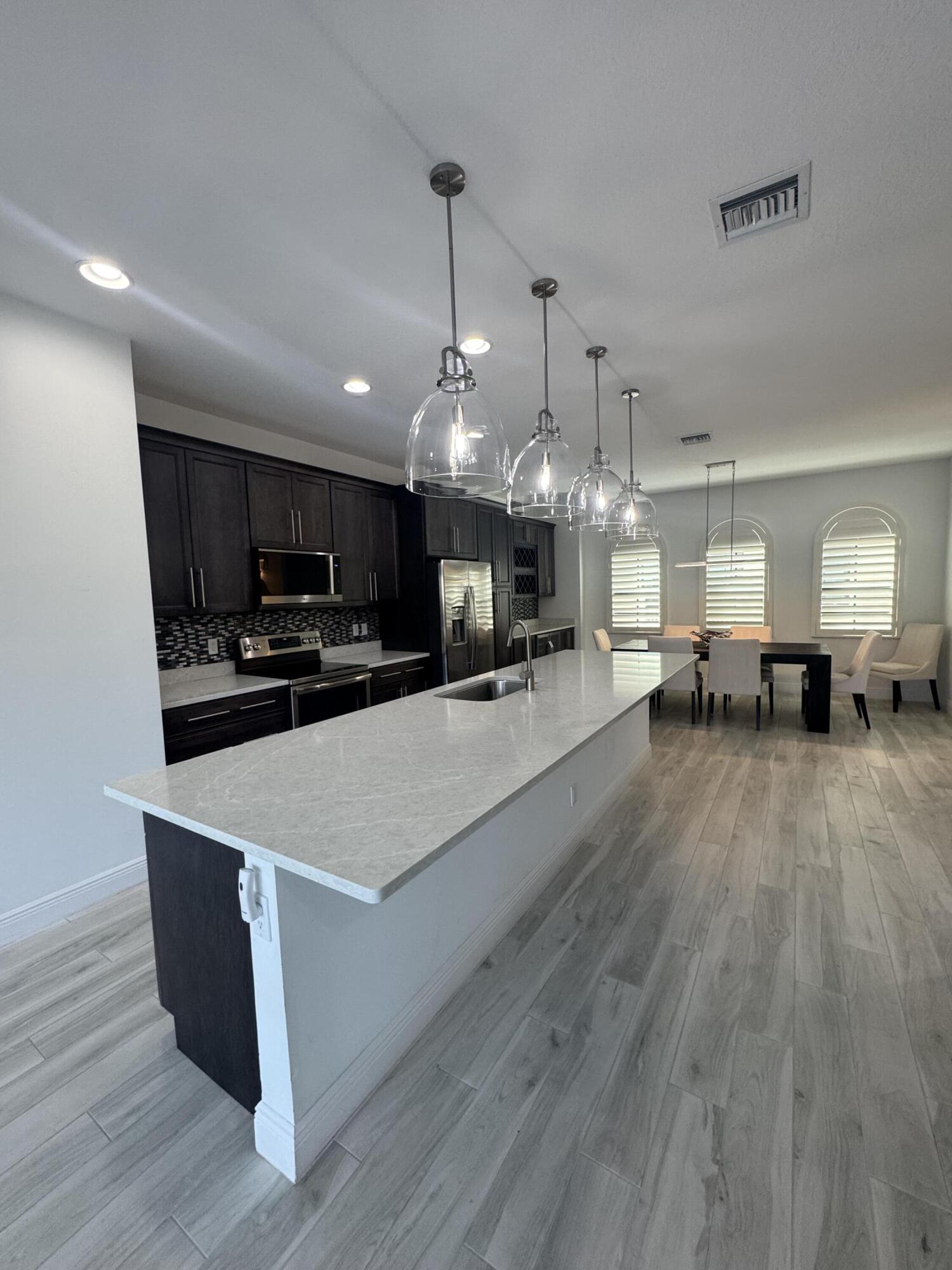 CASA DEL MAR - Residential Lease