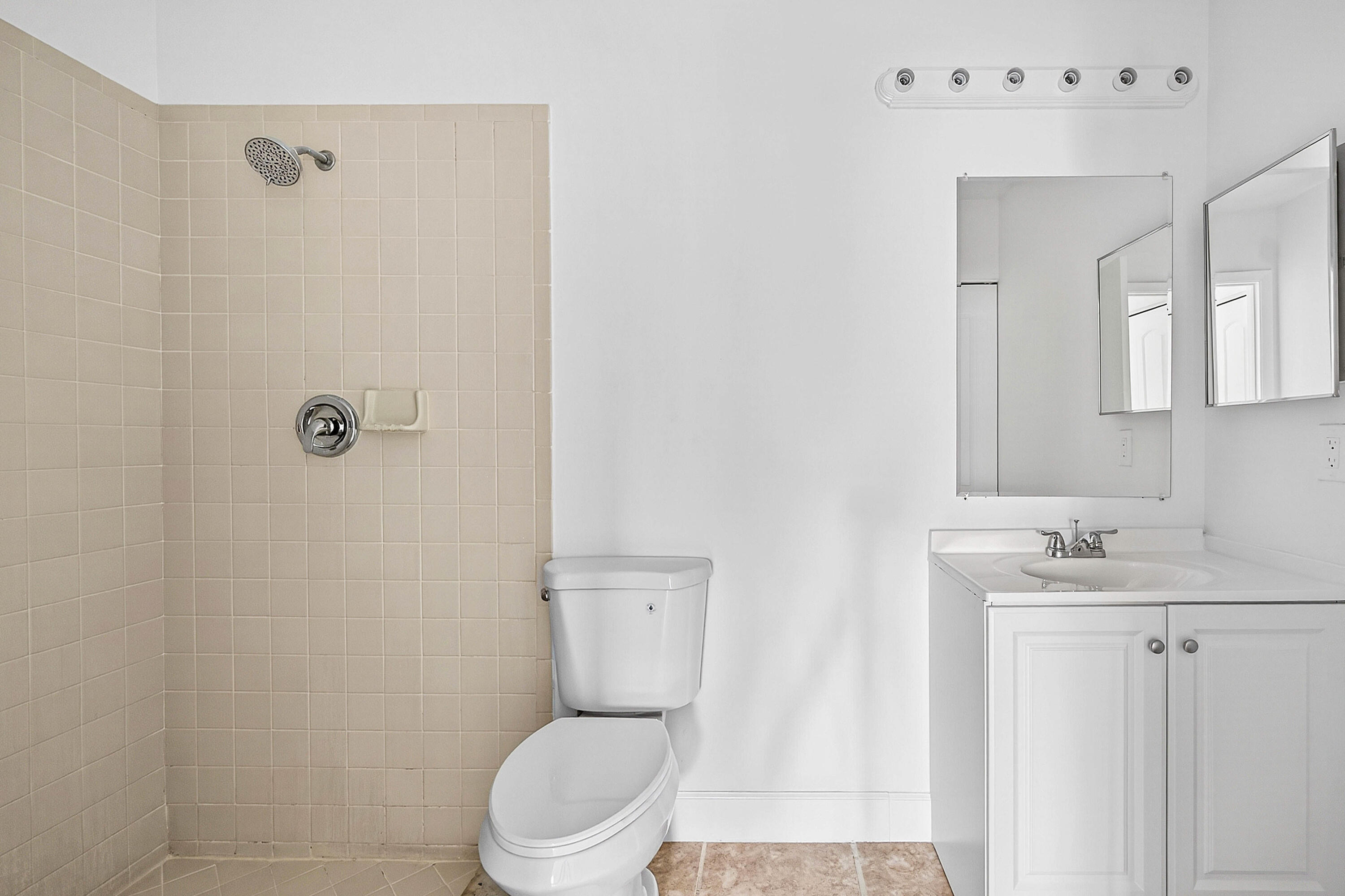 ISLAND CLUB - Residential