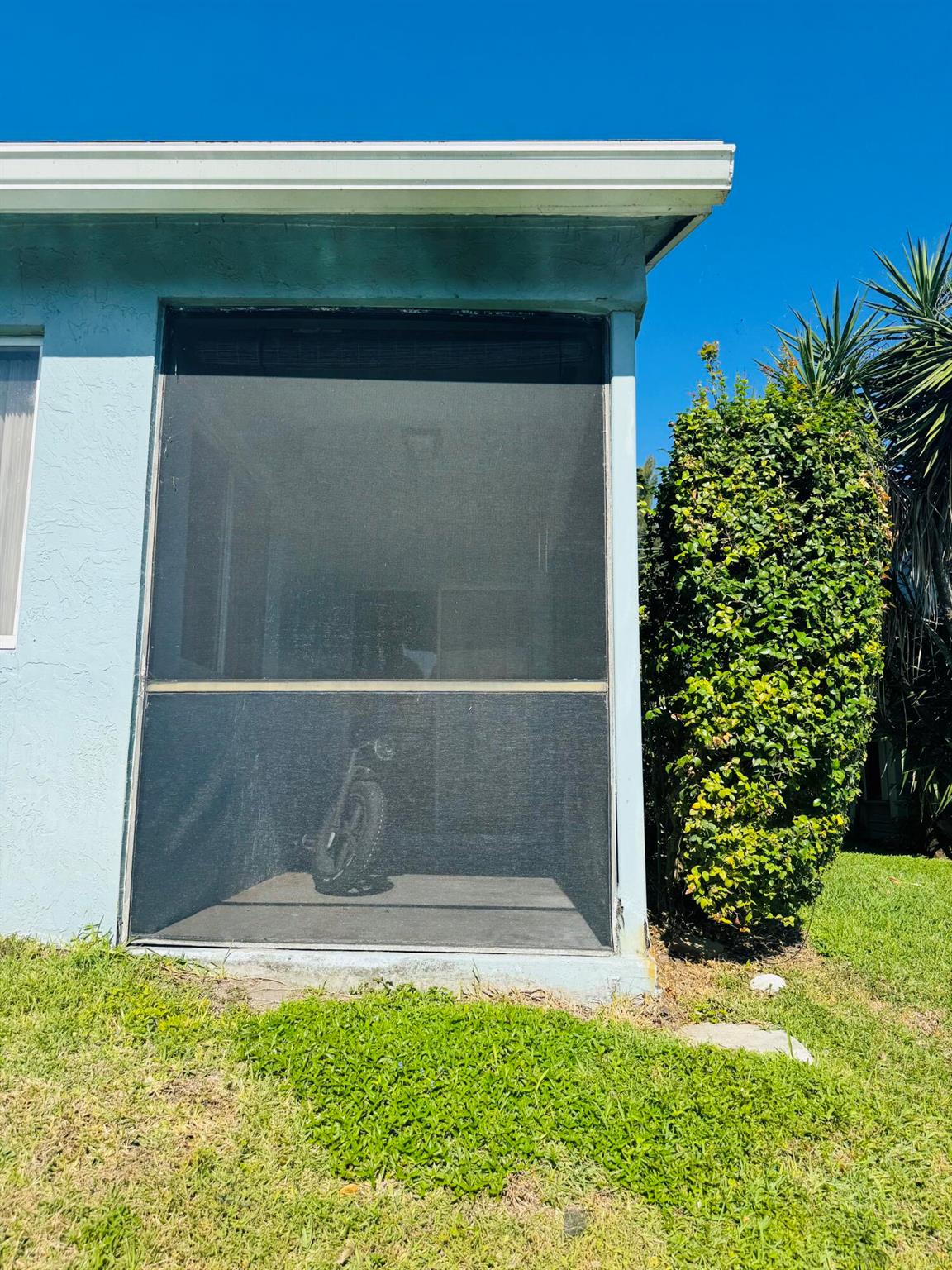 3795 Island Club Circle E 10